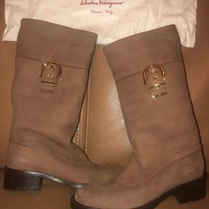 NWT Ferragamo Boots Sz 5 Brown Suede, Shearling
